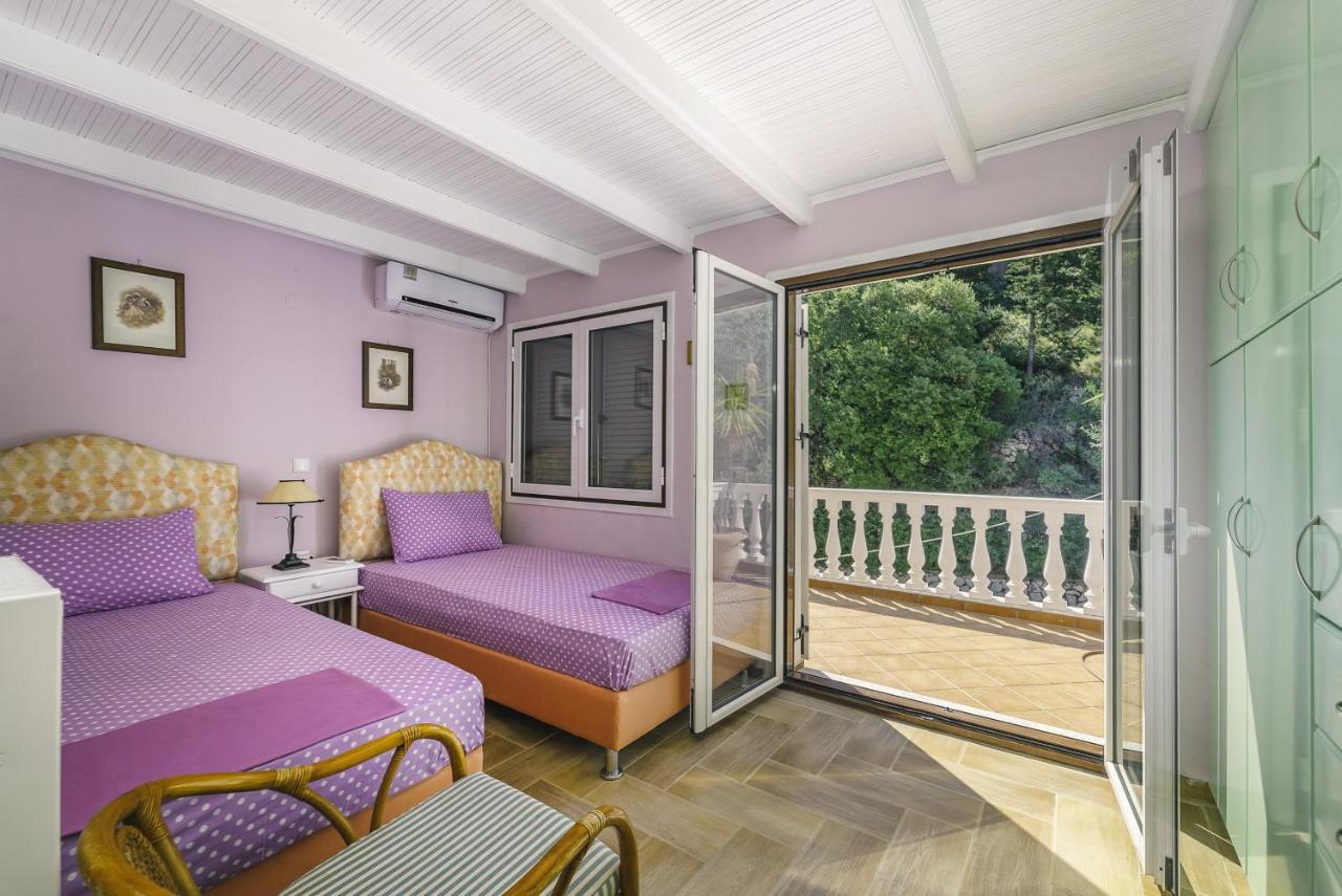 Villa Panorea อาโยส นิกีตัส ภายนอก รูปภาพ